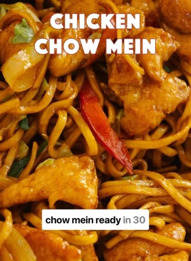 Delicious Chicken Chow Mein with stir-fried chicken and fresh vegetables