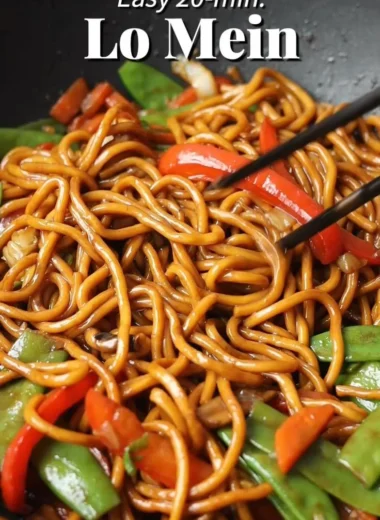 Delicious bowl of Lo Mein noodles with vegetables and sauce
