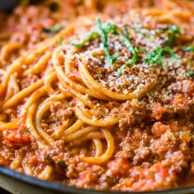 Delicious one pot spaghetti cooked in a single pan, perfect for a cozy meal.