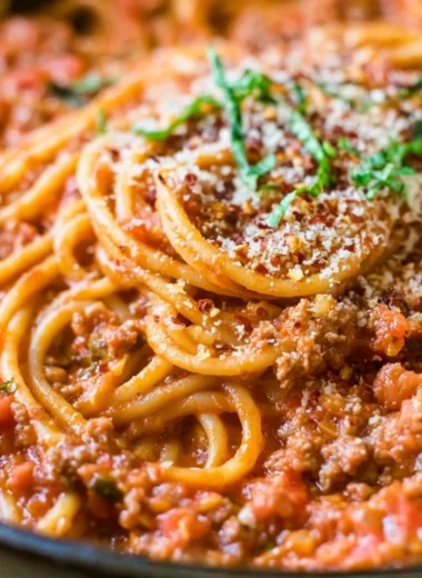 Delicious one pot spaghetti cooked in a single pan, perfect for a cozy meal.