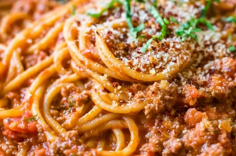 Delicious one pot spaghetti cooked in a single pan, perfect for a cozy meal.
